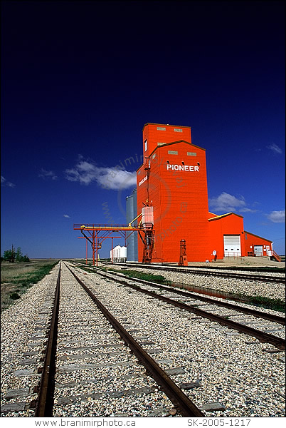 grain elevator, Gravelbourg