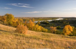 Fall colours along South Saskatchewan River at Wanuskewin